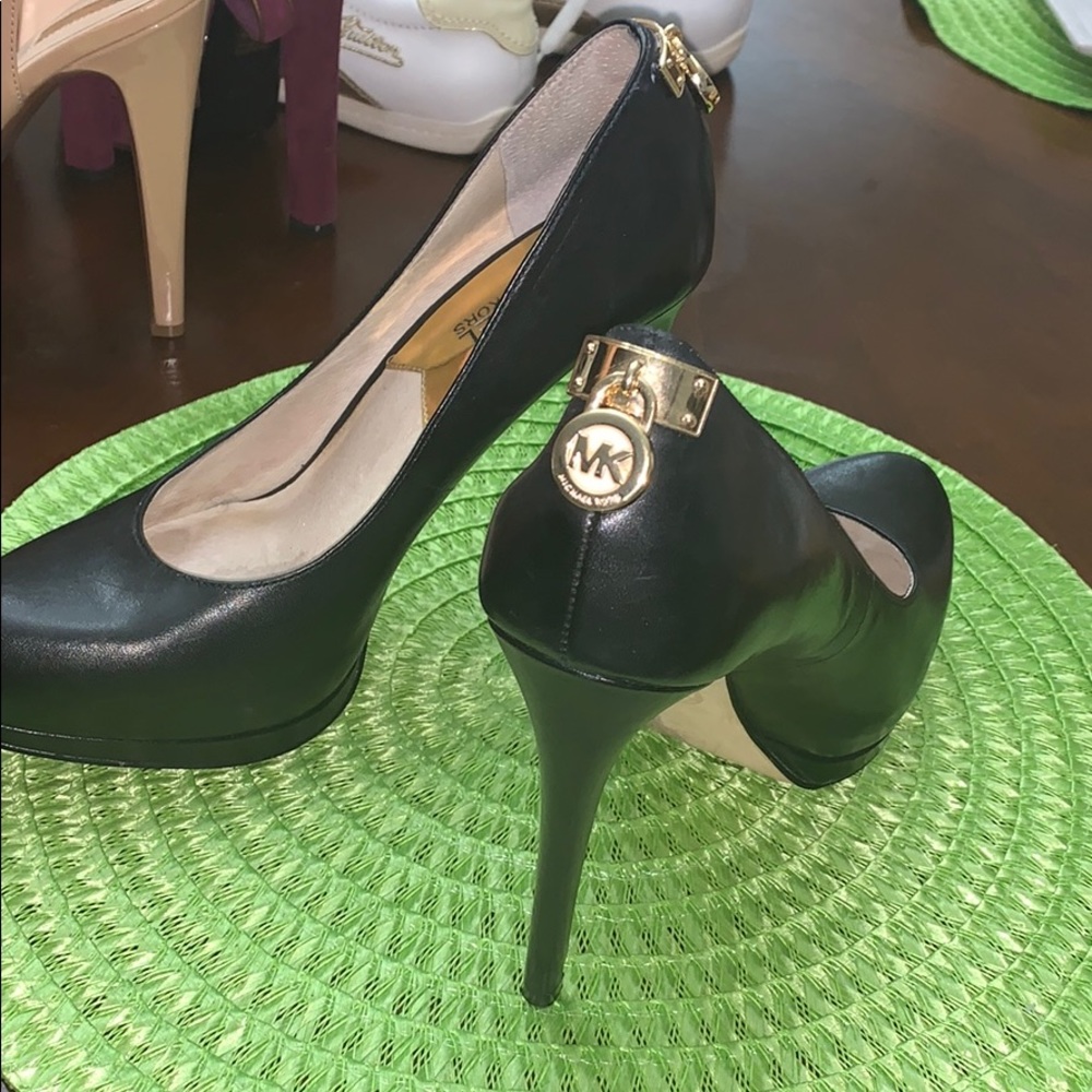Black heels🖤 - Picture 2 of 3